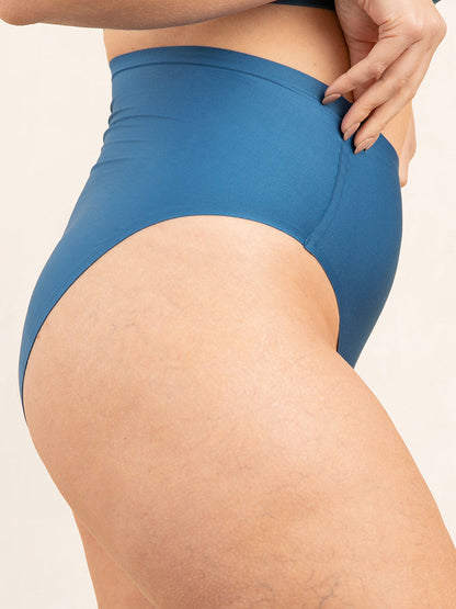 Seamless Stretch Mid-Waist Brief